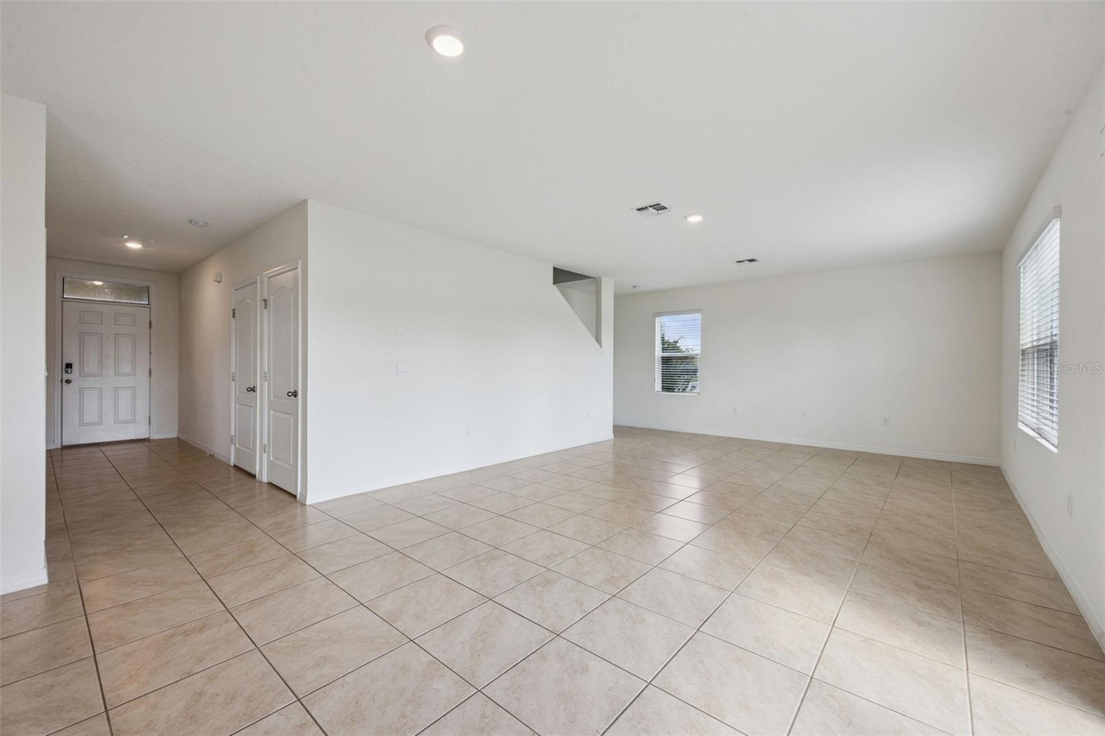 1104 FOX PATH, Davenport, FL 33837