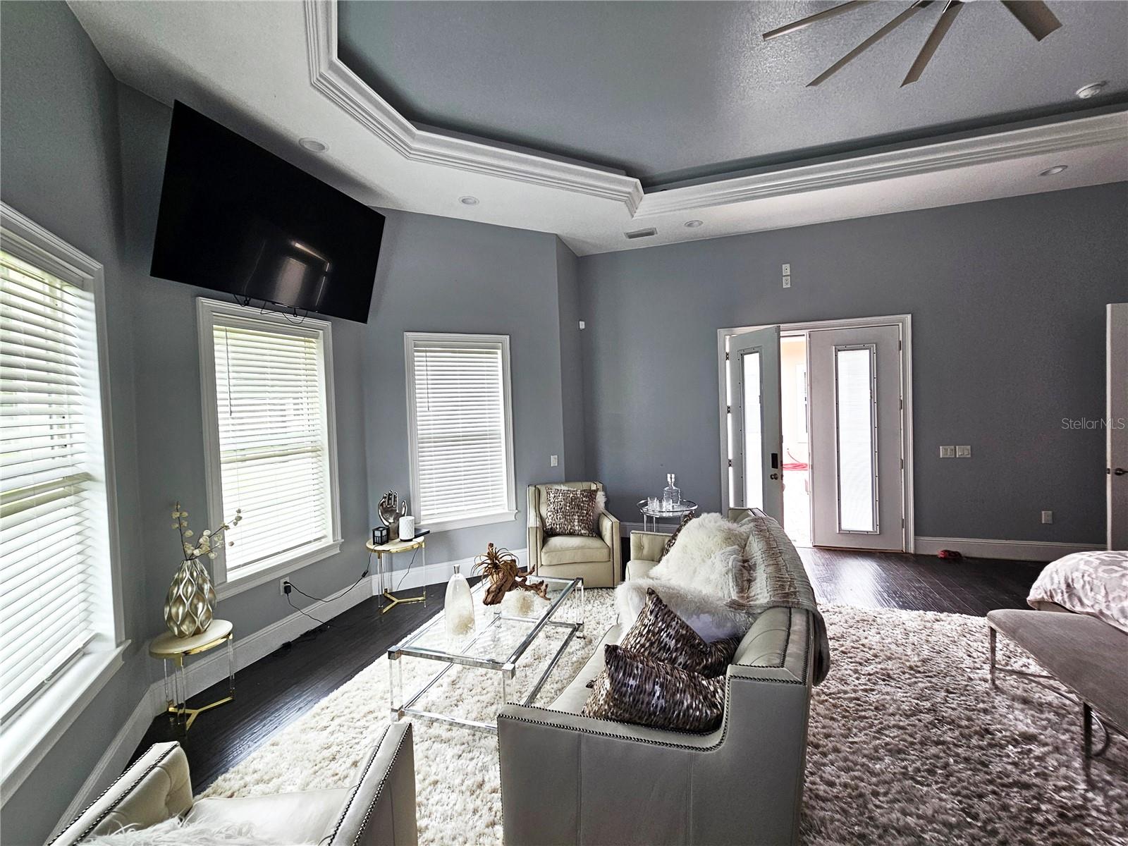 master bedroom - sitting