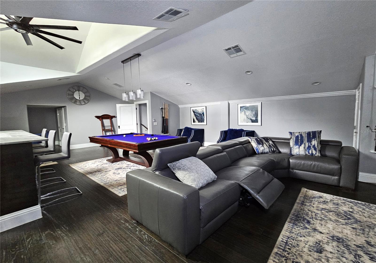 bonus media room