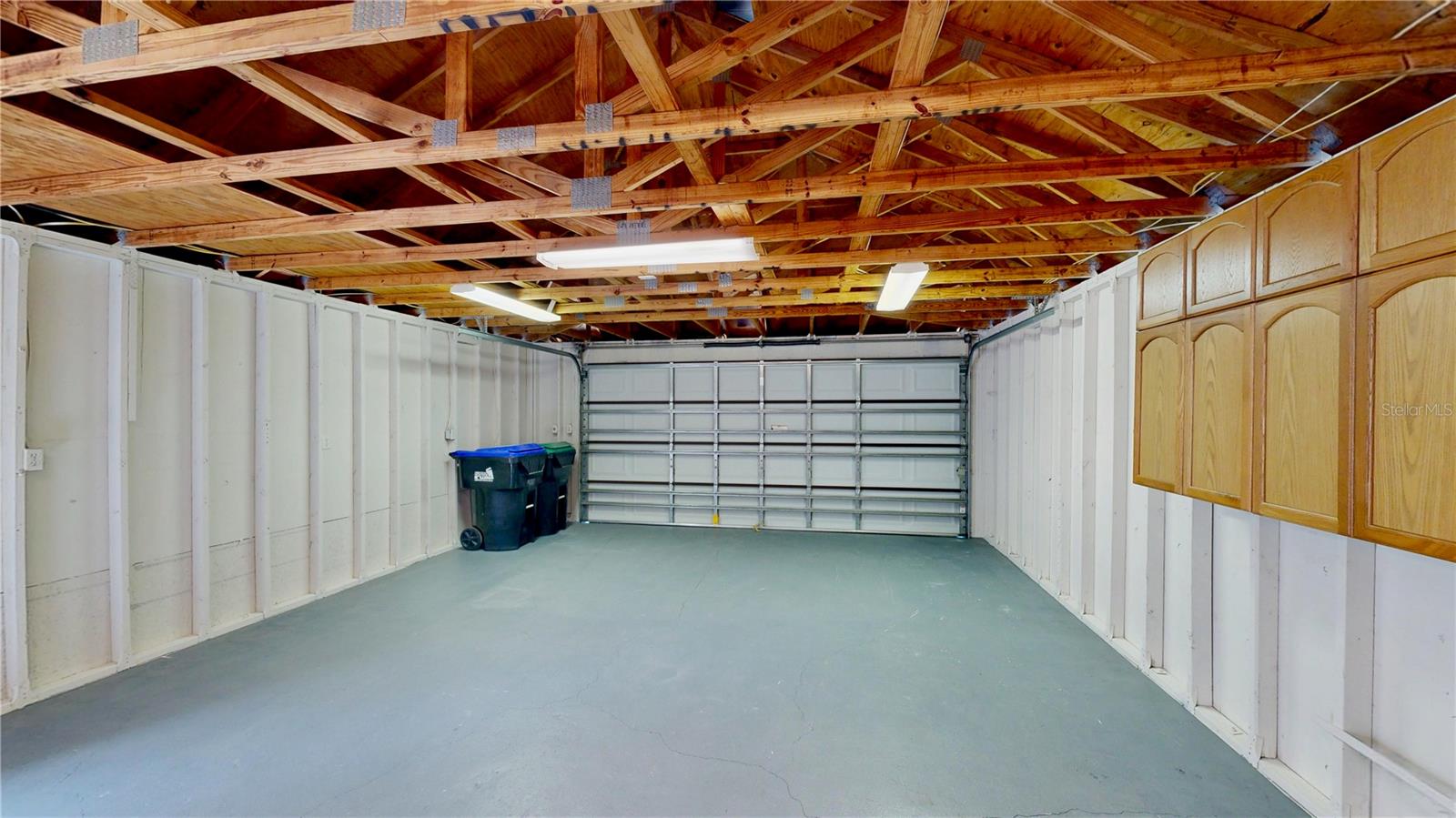Garage 2 of 2