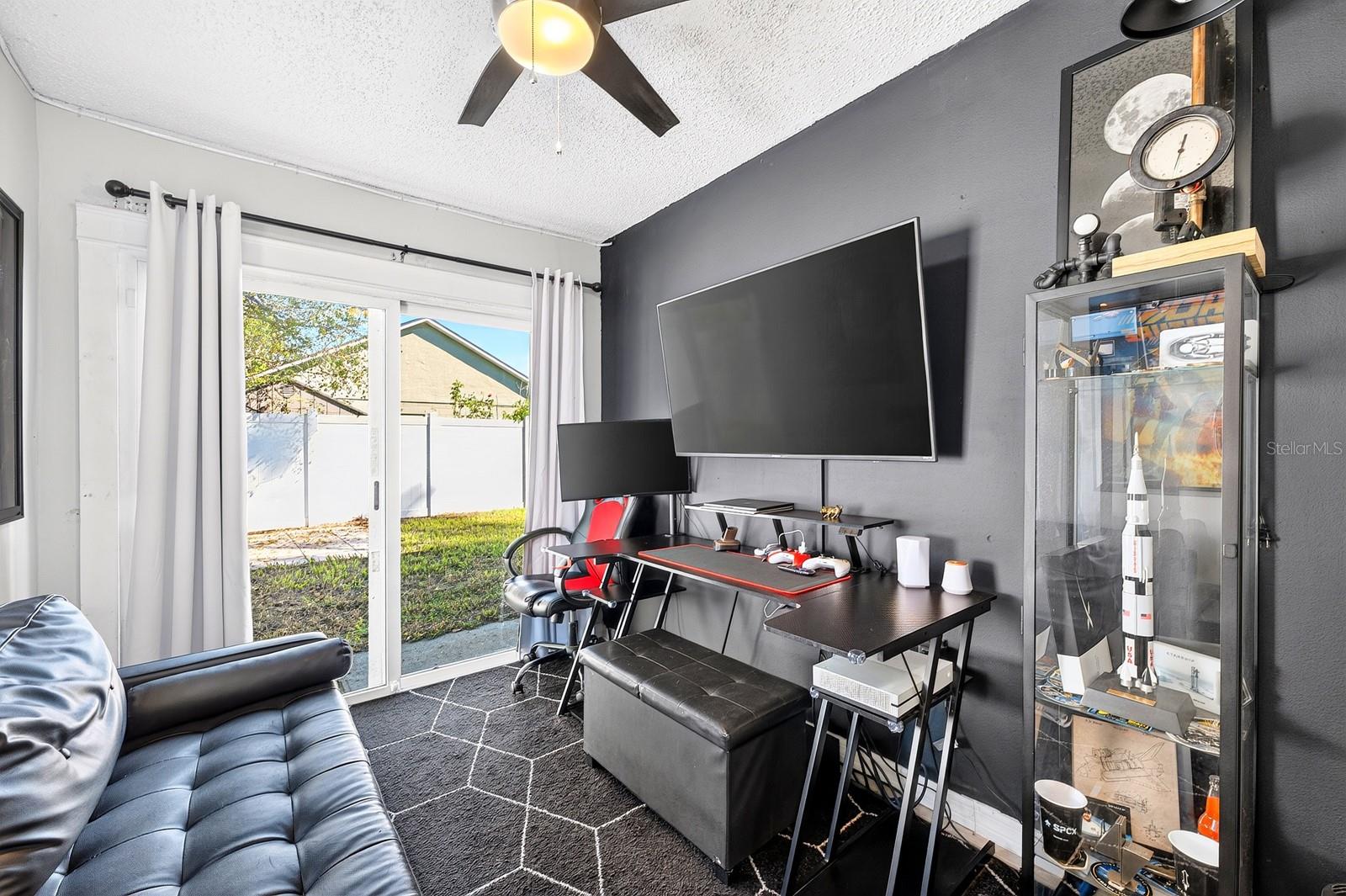 Florida Room/Flex Space.