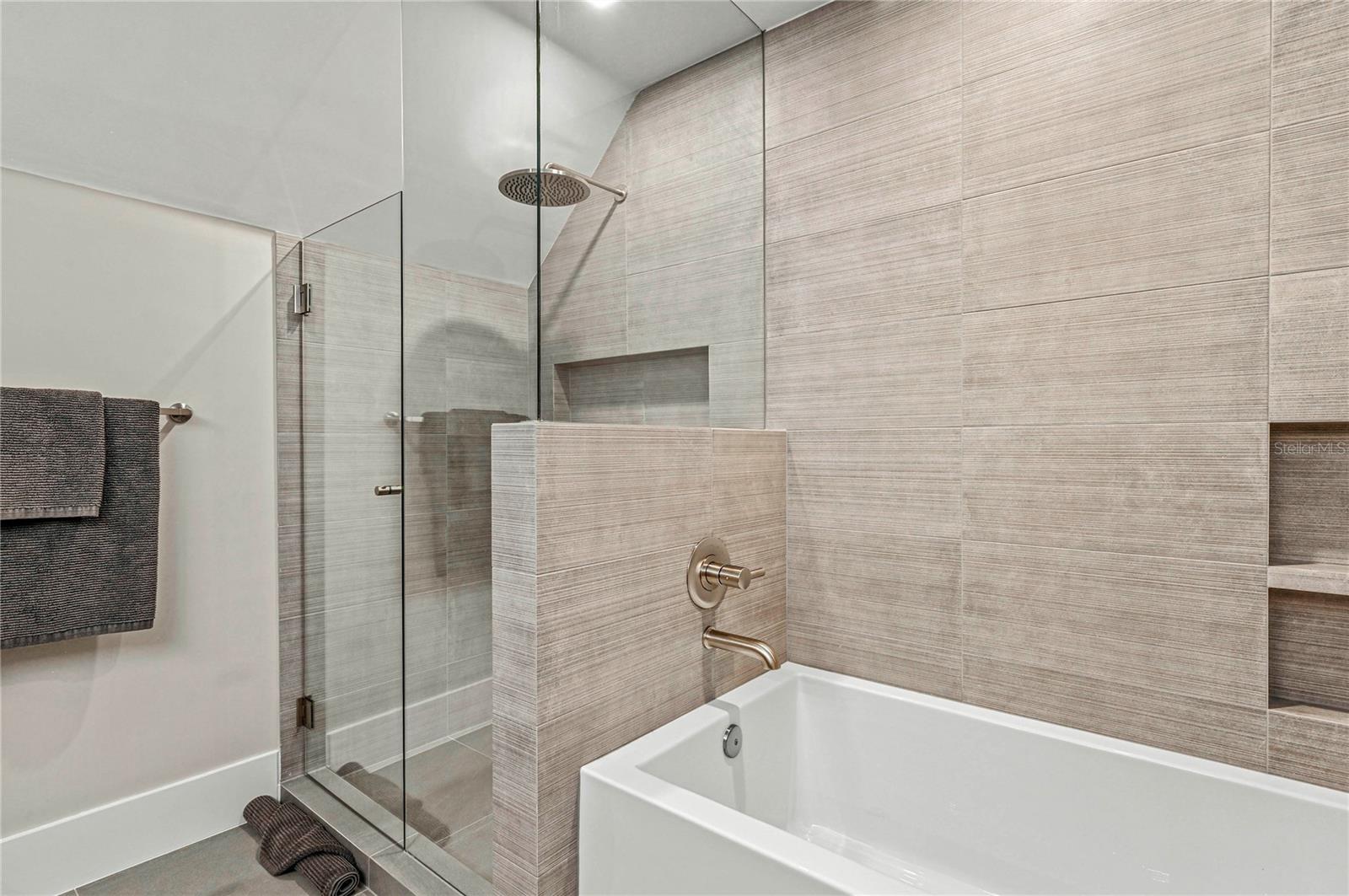 1200 VIA SALERNO, Winter Park, FL 32789