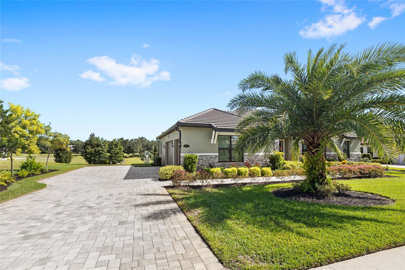 25484 HAWKS RUN LANE, Sorrento, FL 32776