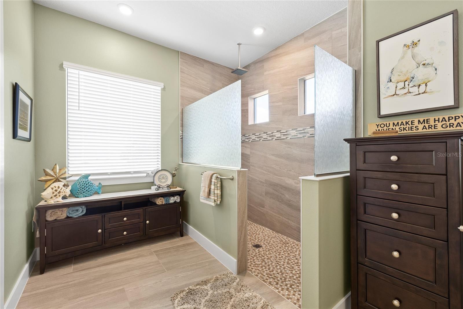 25484 HAWKS RUN LANE, Sorrento, FL 32776