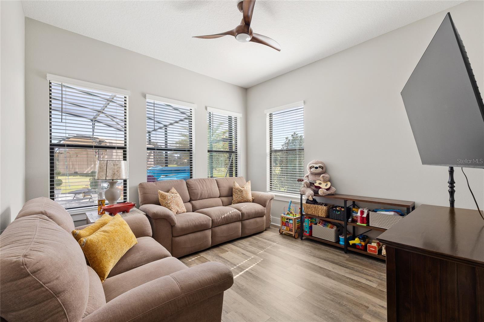 25484 HAWKS RUN LANE, Sorrento, FL 32776