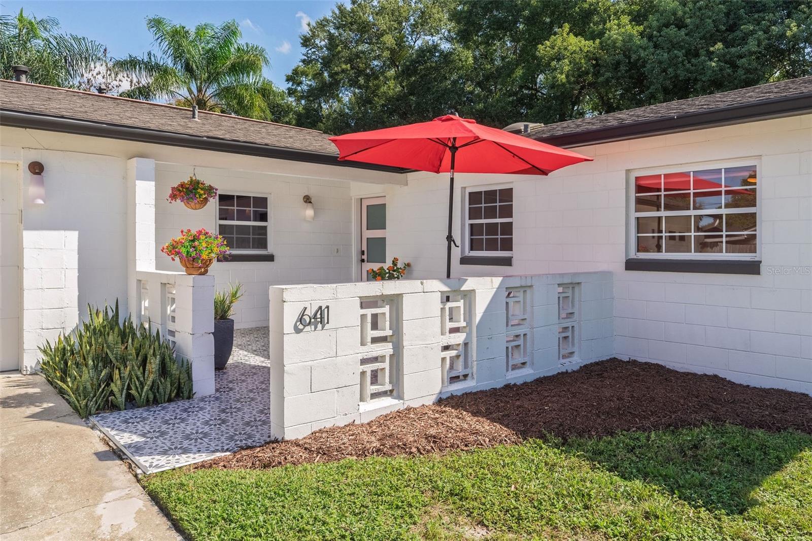 Inviting front patio