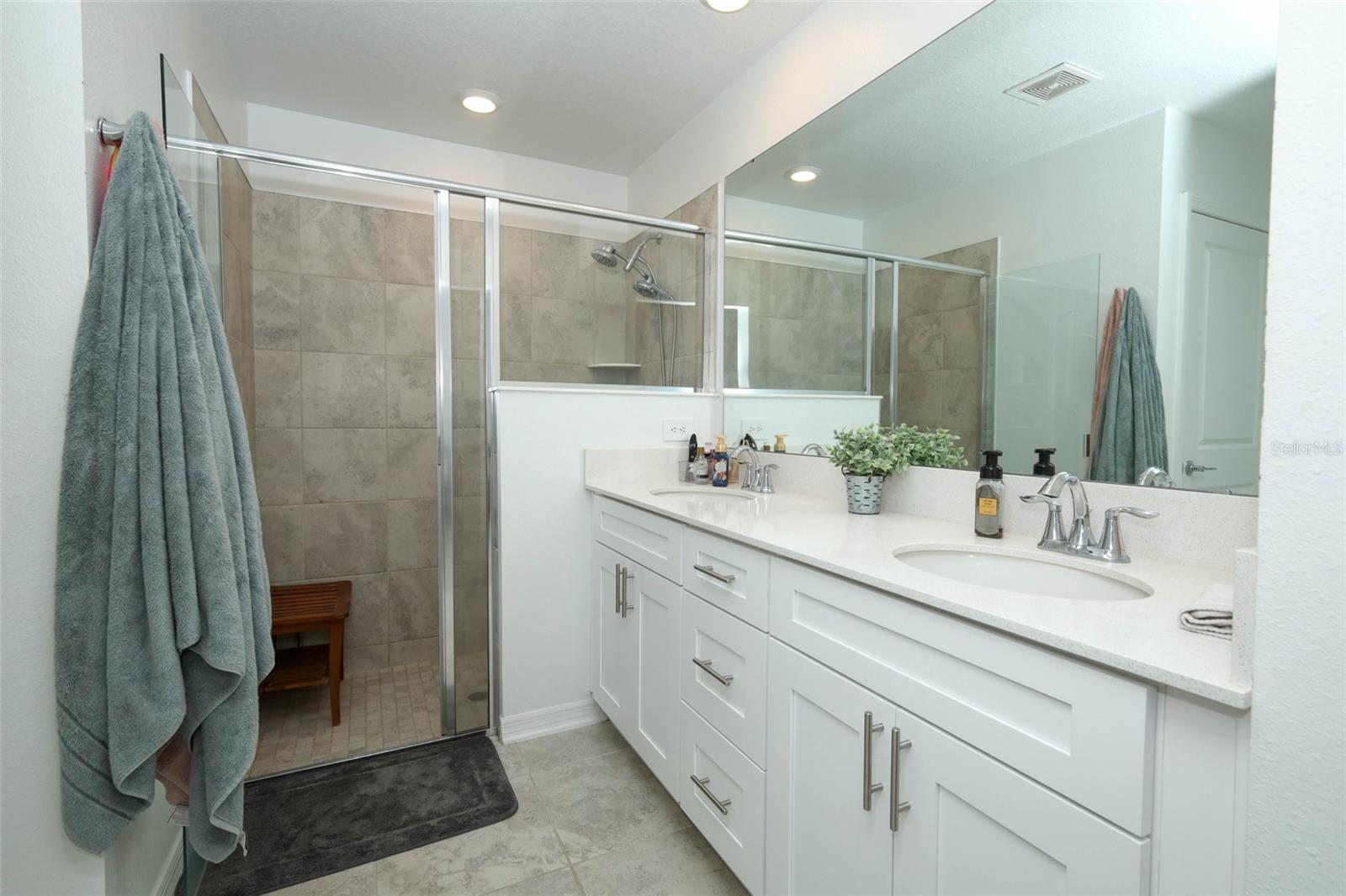 5325 RED CORAL CIRCLE, Mount Dora, FL 32757
