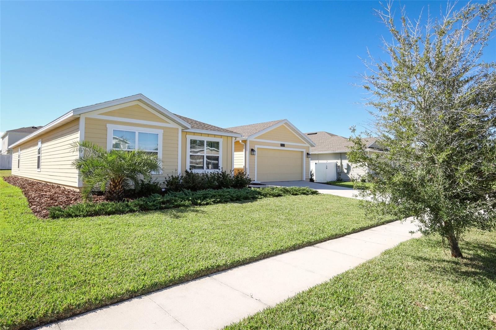5325 RED CORAL CIRCLE, Mount Dora, FL 32757