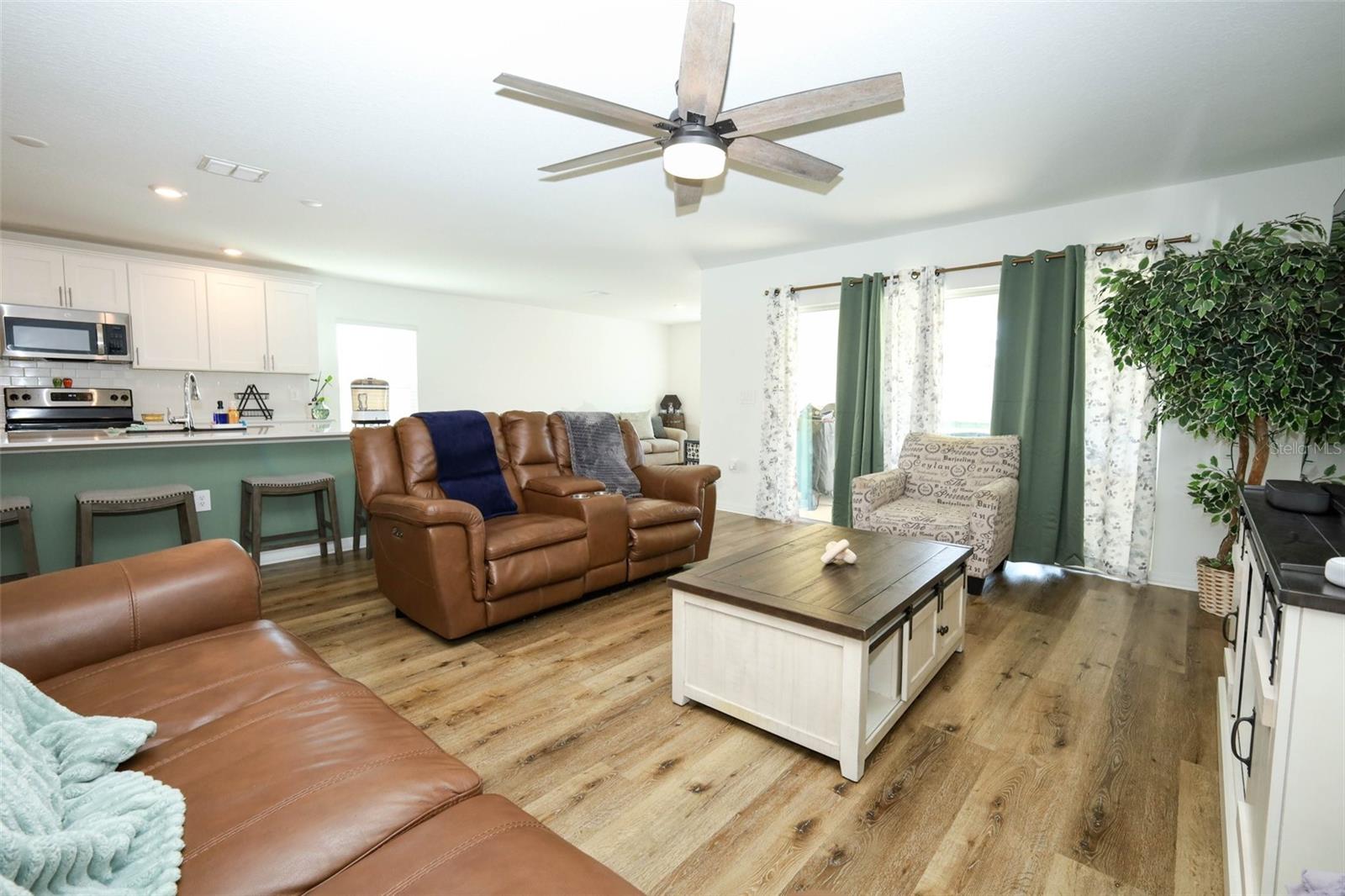 5325 RED CORAL CIRCLE, Mount Dora, FL 32757 5325 RED CORAL CIRCLE, Mount Dora, FL 32757
