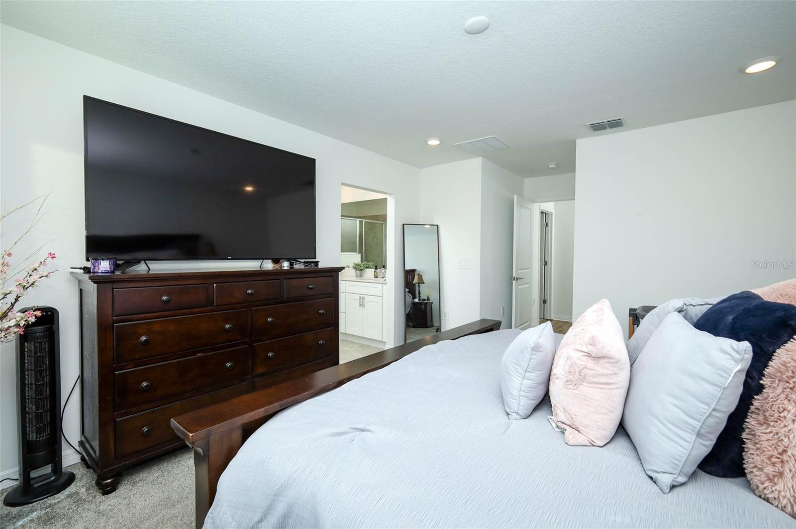 5325 RED CORAL CIRCLE, Mount Dora, FL 32757