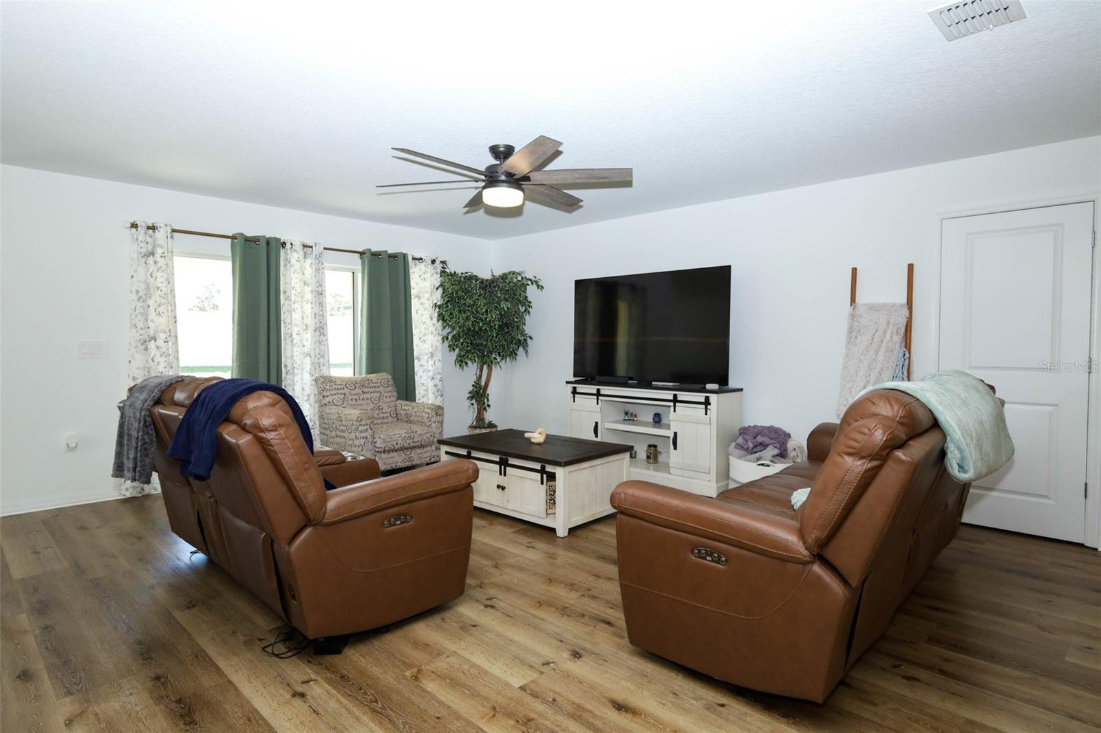 5325 RED CORAL CIRCLE, Mount Dora, FL 32757 5325 RED CORAL CIRCLE, Mount Dora, FL 32757