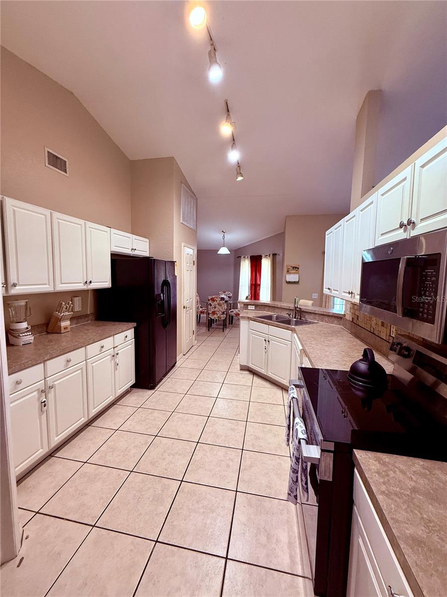 649 SIERRA CIRCLE, Davenport, FL 33837