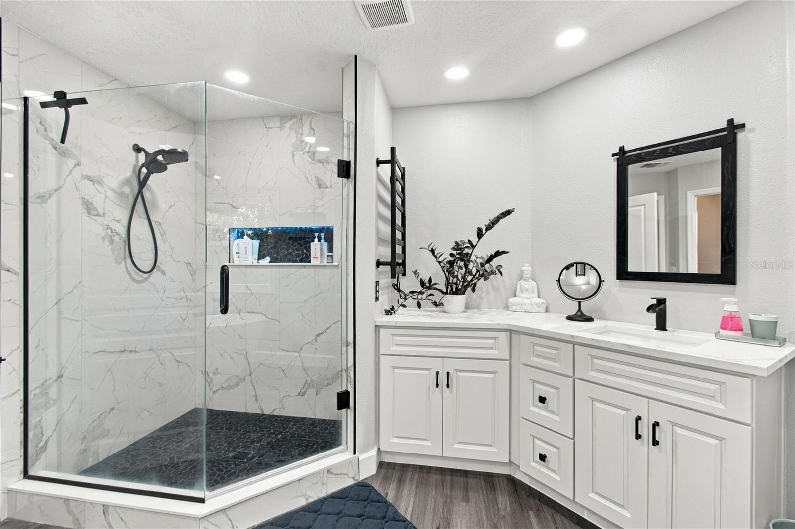 En Suite Bath