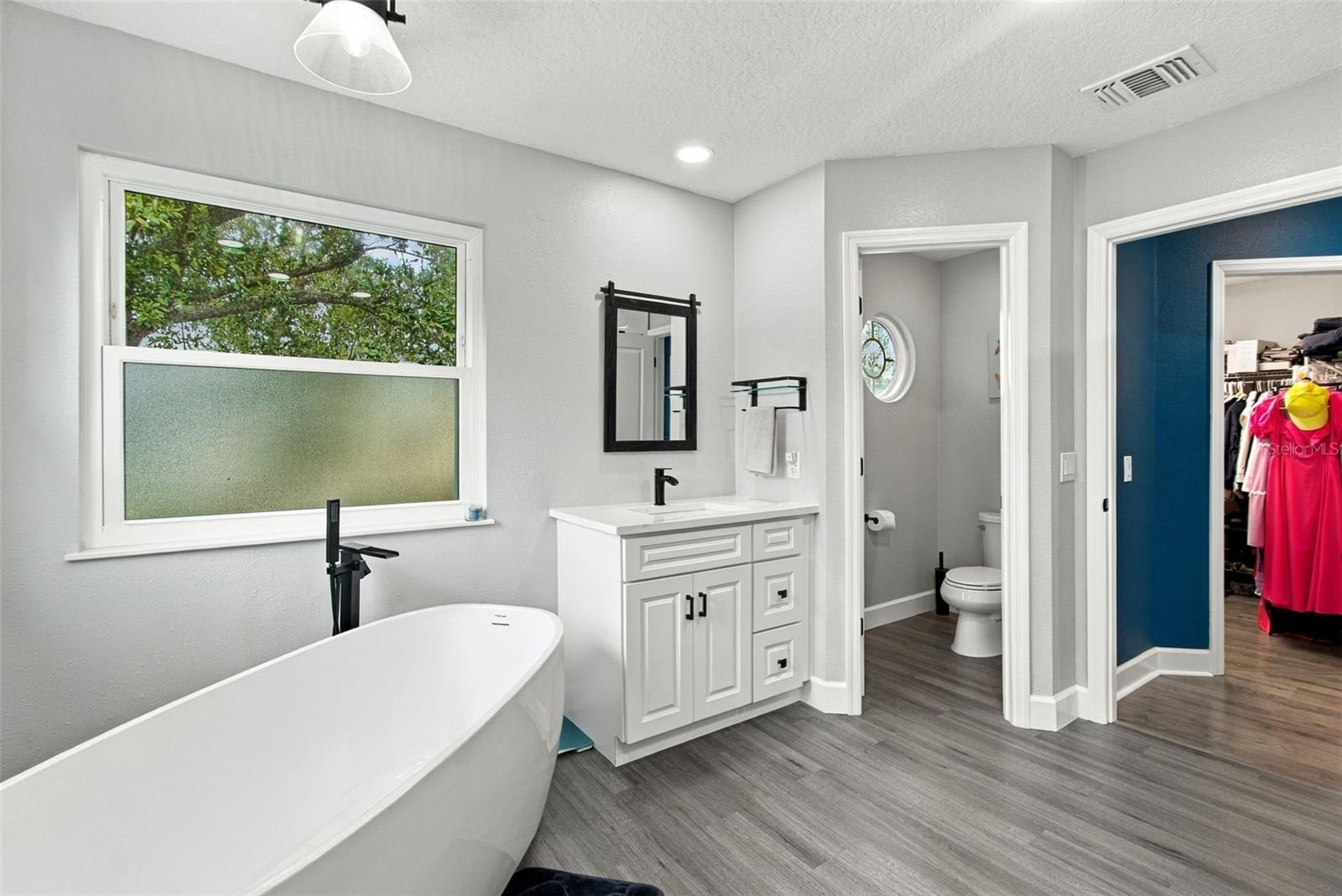 En Suite Bath