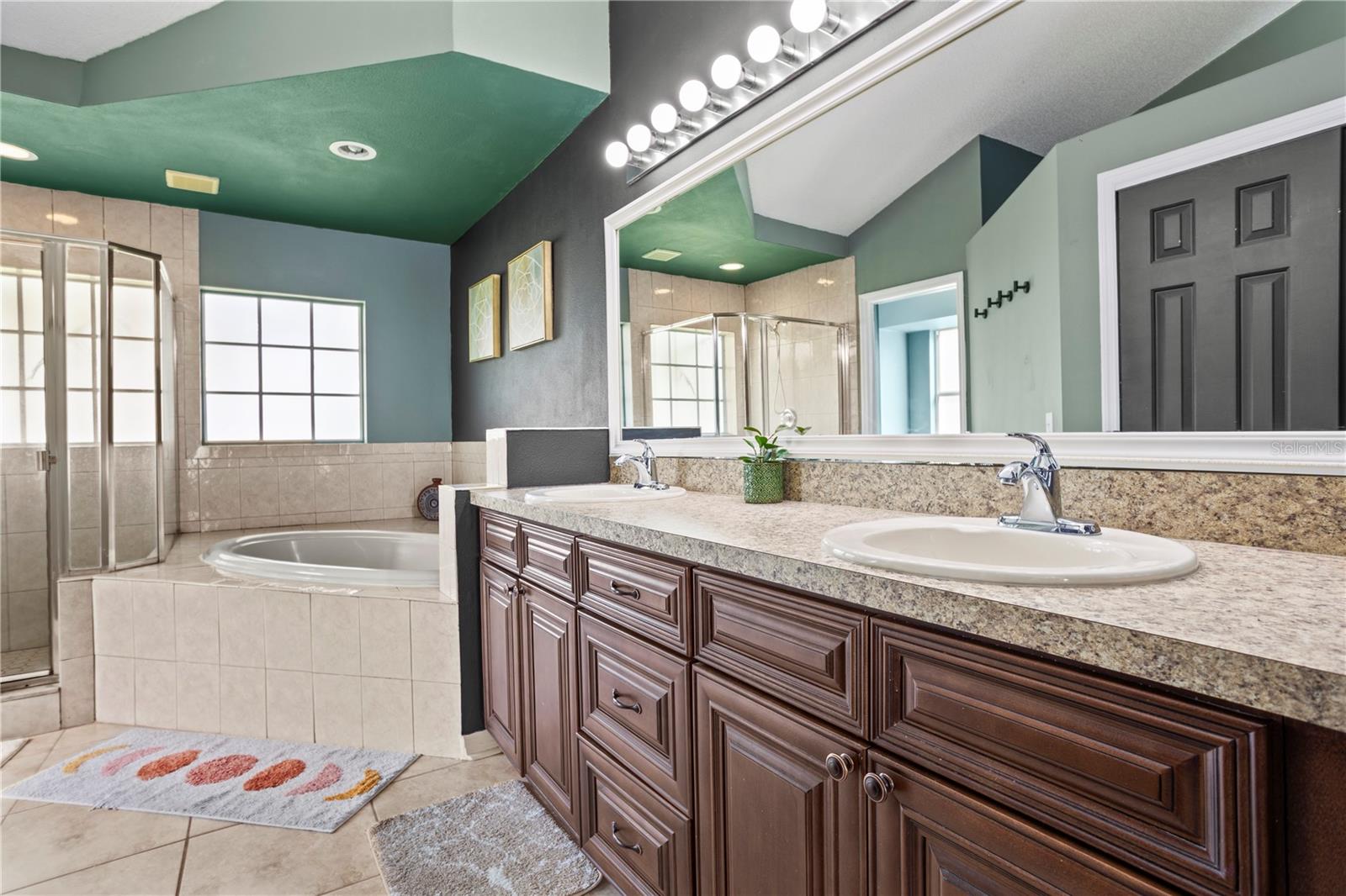 1017 EAGENS CREEK COURT, Oviedo, FL 32765