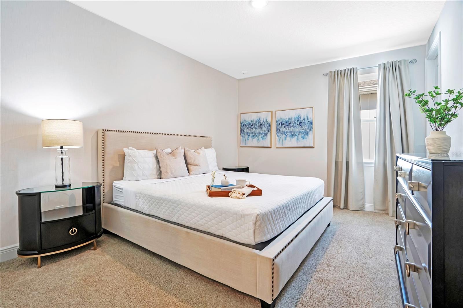 Understated elegance, comfortable accommodations, and thoughtful finishing touches to another suite