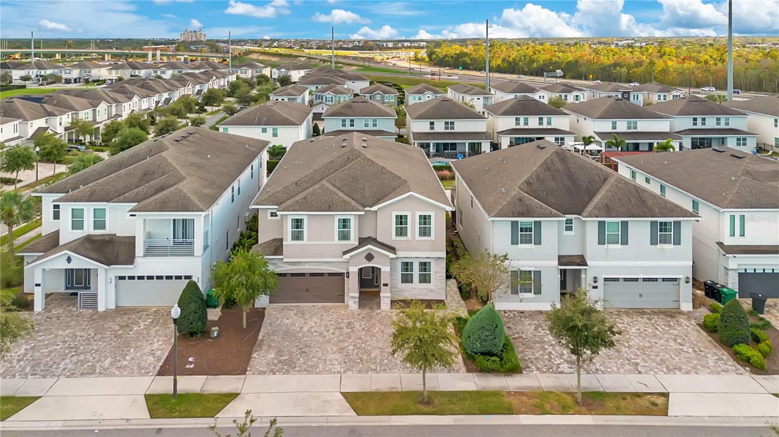 7704 Westland Drive - an exceptional 10-bedroom residence in Encore at Reunion