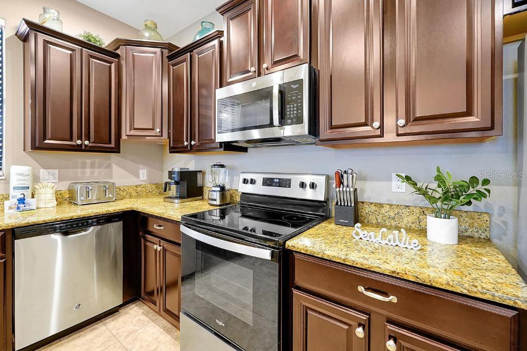 1452 MYRTLEWOOD STREET, Davenport, FL 33896