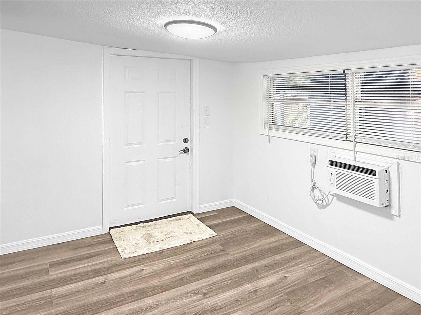 Back Unit - Living Room