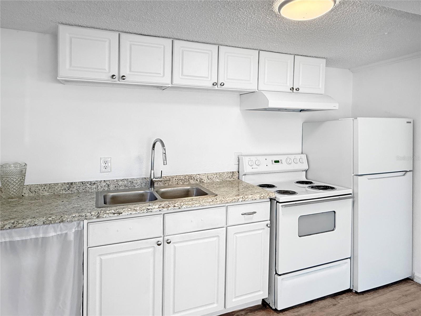Front Unit - Kitchen