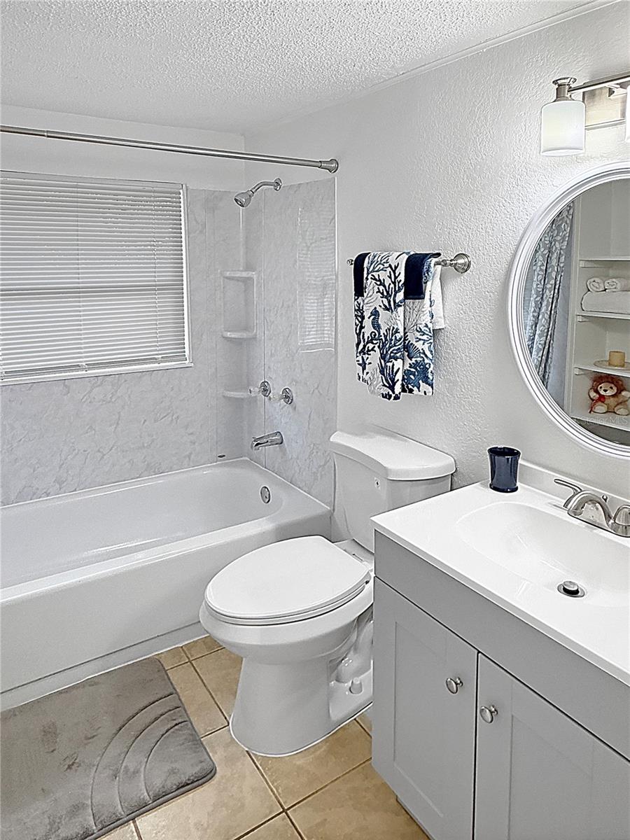 Front Unit - Bathroom