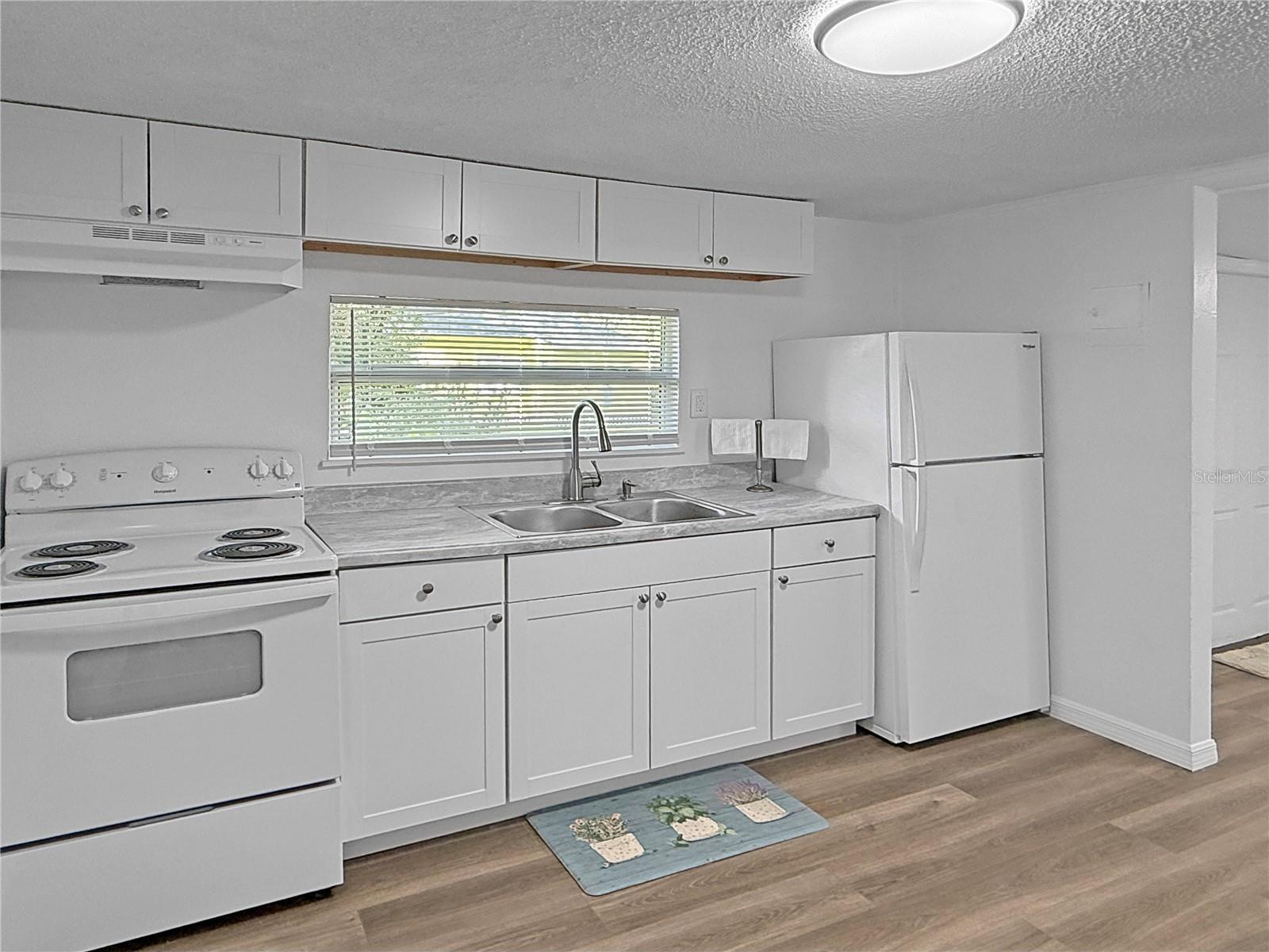 Back Unit - Kitchen
