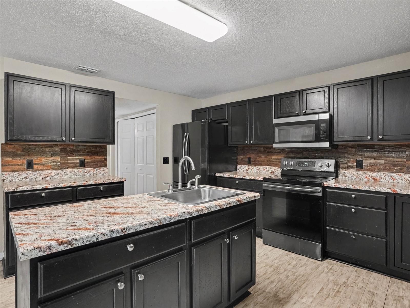 829 SUN RIDGE VILLAGE DRIVE, Winter Haven, FL 33880 829 SUN RIDGE VILLAGE DRIVE, Winter Haven, FL 33880