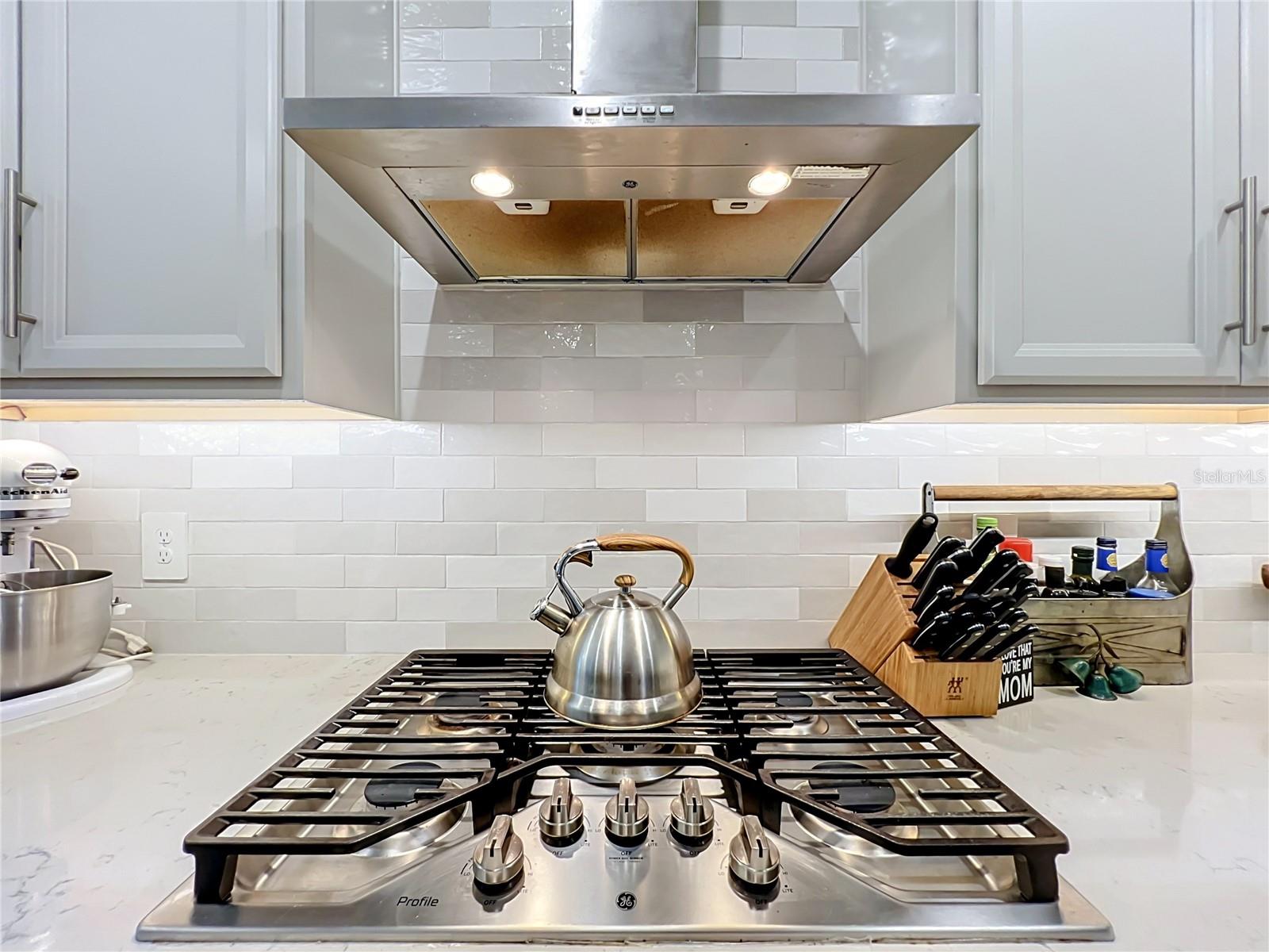 Natural gas cooktop