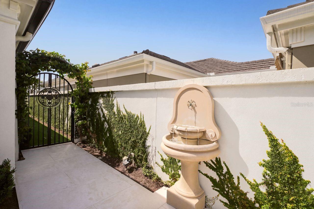8969 CHARLESTON PARK, #23, Orlando, FL 32819