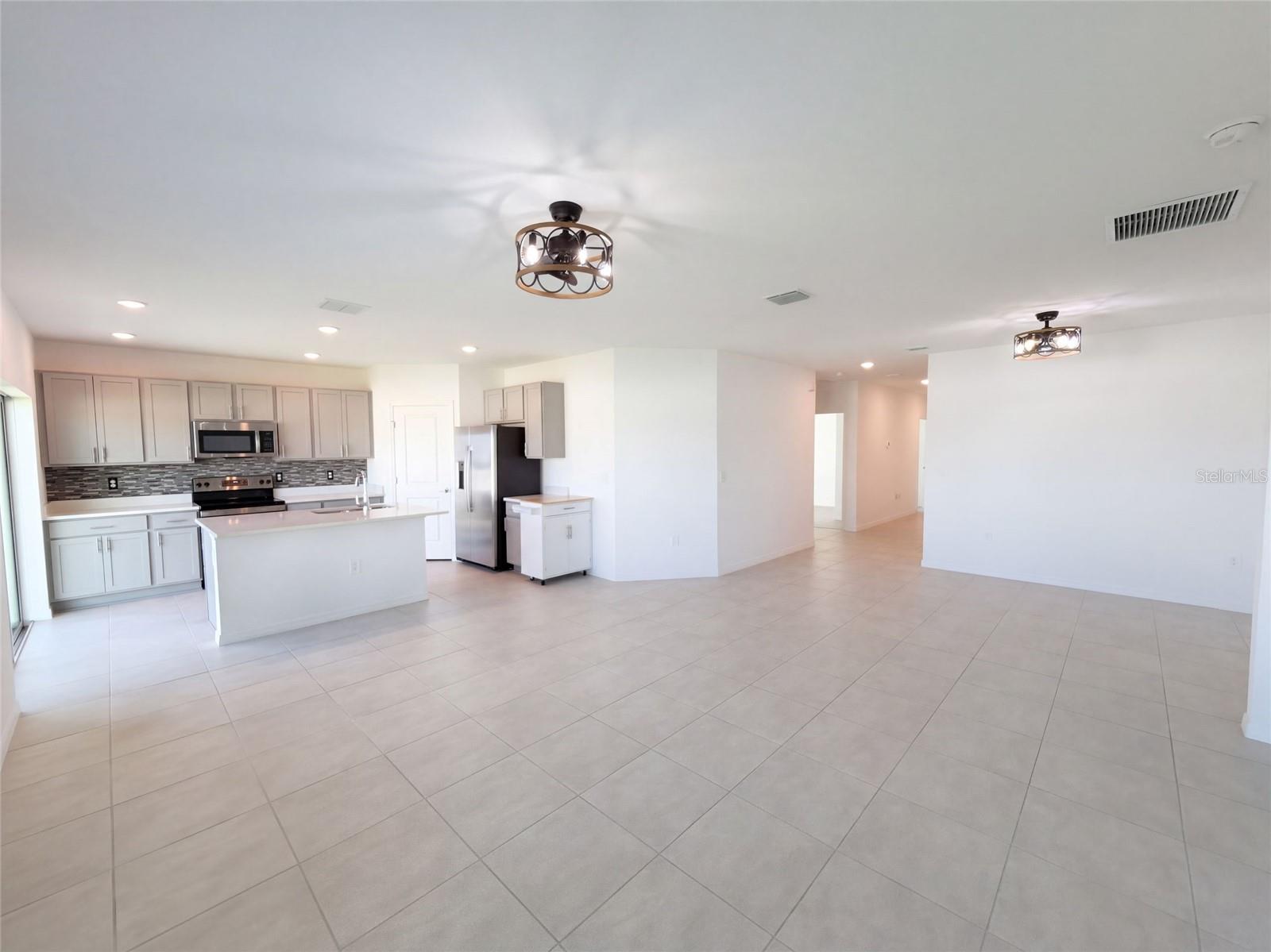 124 CITRINE LOOP, Kissimmee, FL 34758 124 CITRINE LOOP, Kissimmee, FL 34758