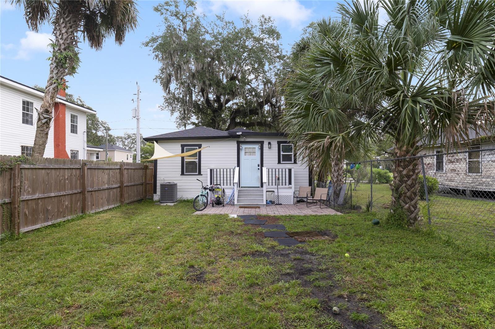 812 S LOCUST AVENUE, Sanford, FL 32771