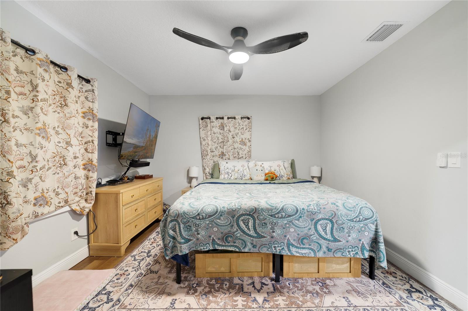 812 S LOCUST AVENUE, Sanford, FL 32771