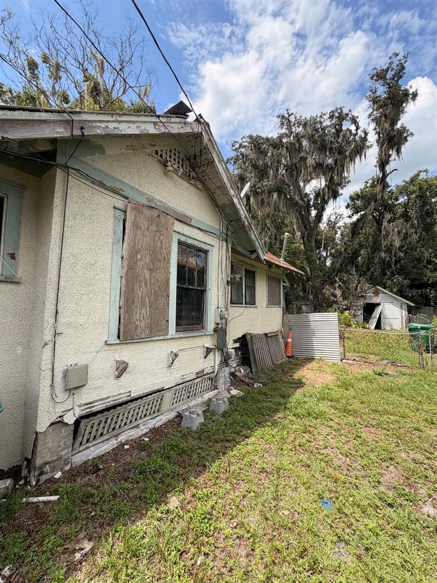 613 W MINNESOTA AVENUE, Deland, FL 32720