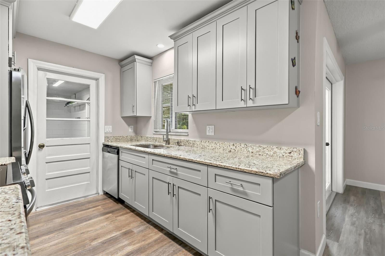 252 W PALMETTO AVENUE, Longwood, FL 32750