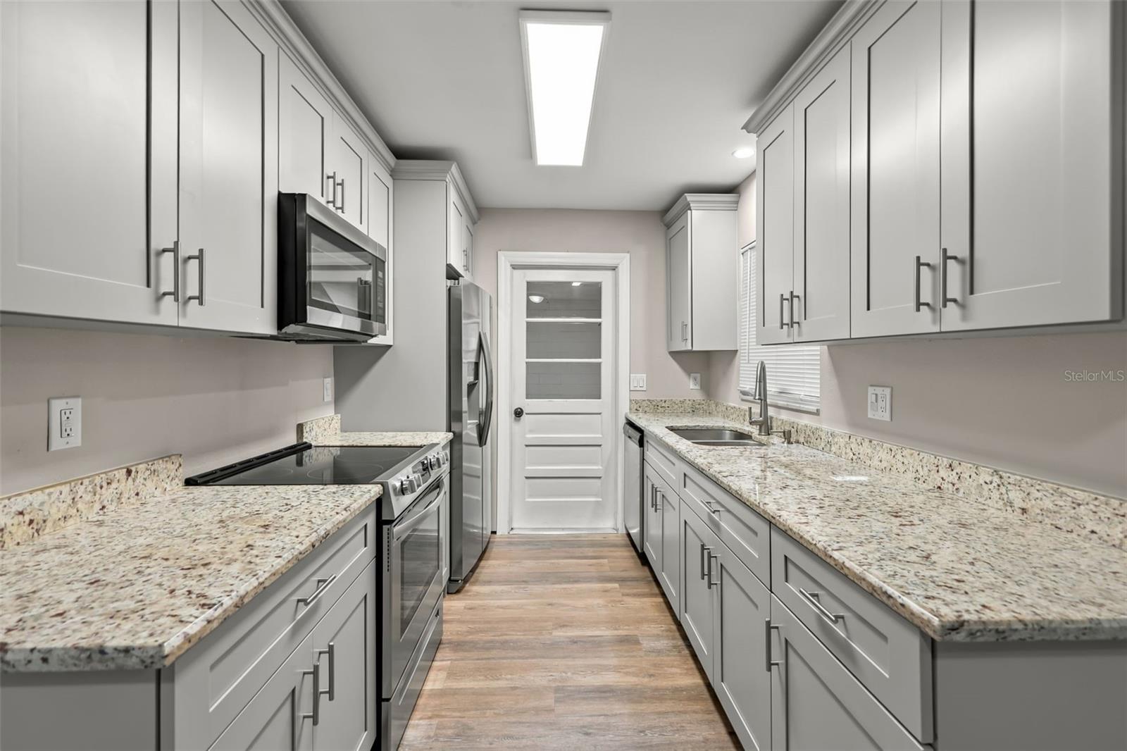 252 W PALMETTO AVENUE, Longwood, FL 32750