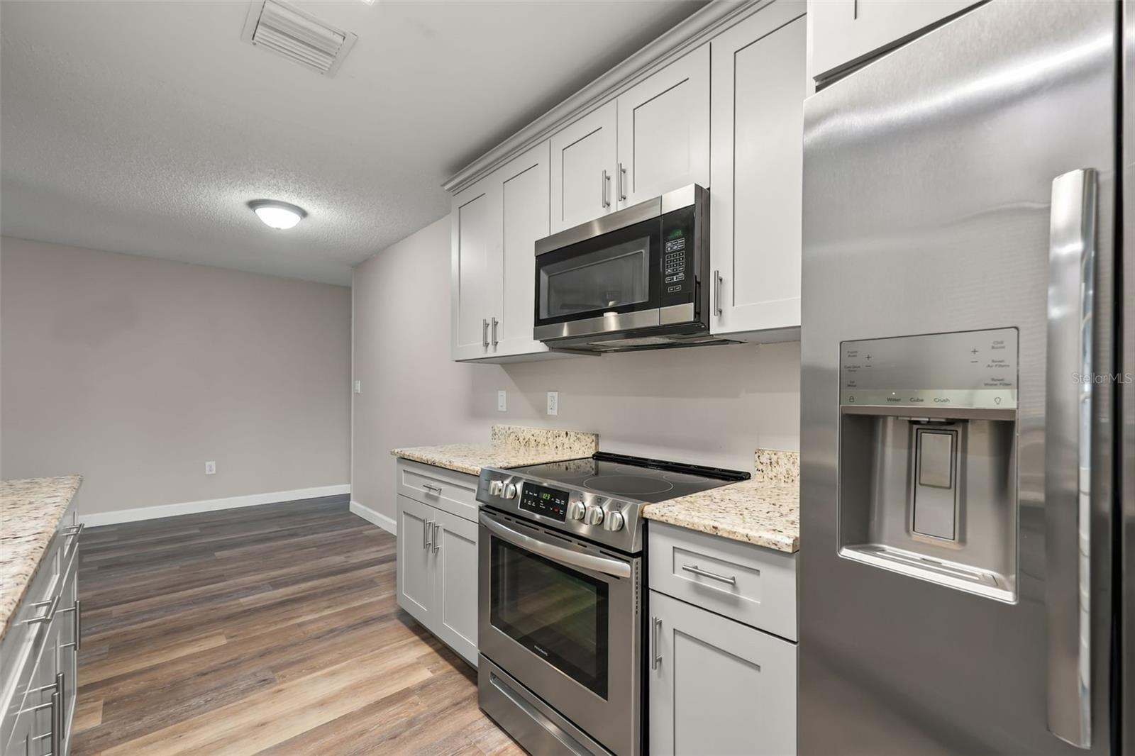 252 W PALMETTO AVENUE, Longwood, FL 32750