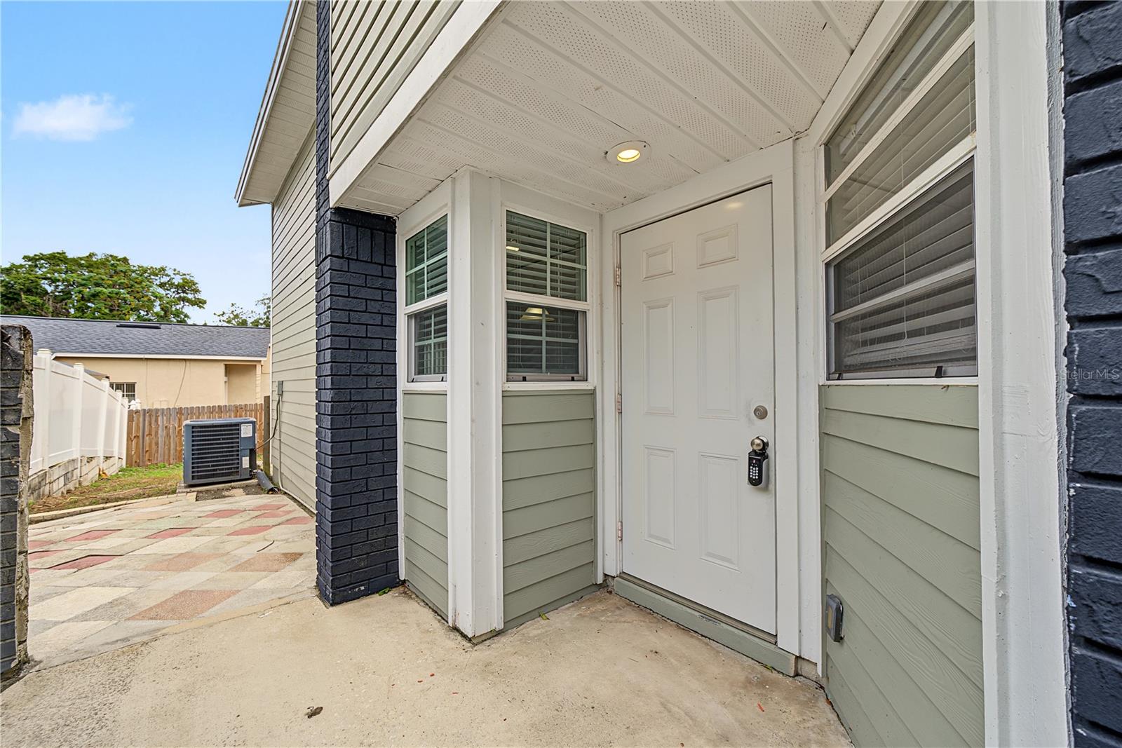 Front Door (Side Entry) Front Door (Side Entry)