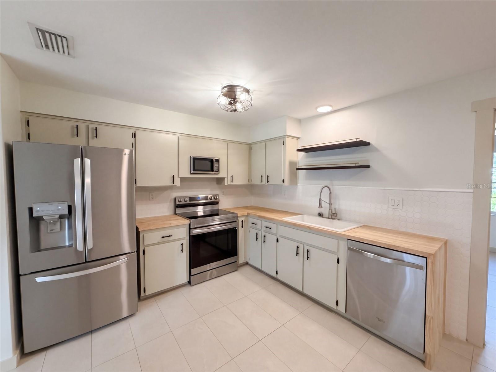 34390 ORCHID PARKWAY, Dade City, FL 33523 34390 ORCHID PARKWAY, Dade City, FL 33523