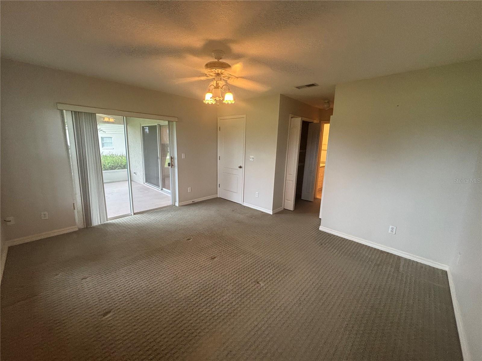 8815 VILLAGE GREEN BOULEVARD, Clermont, FL 34711