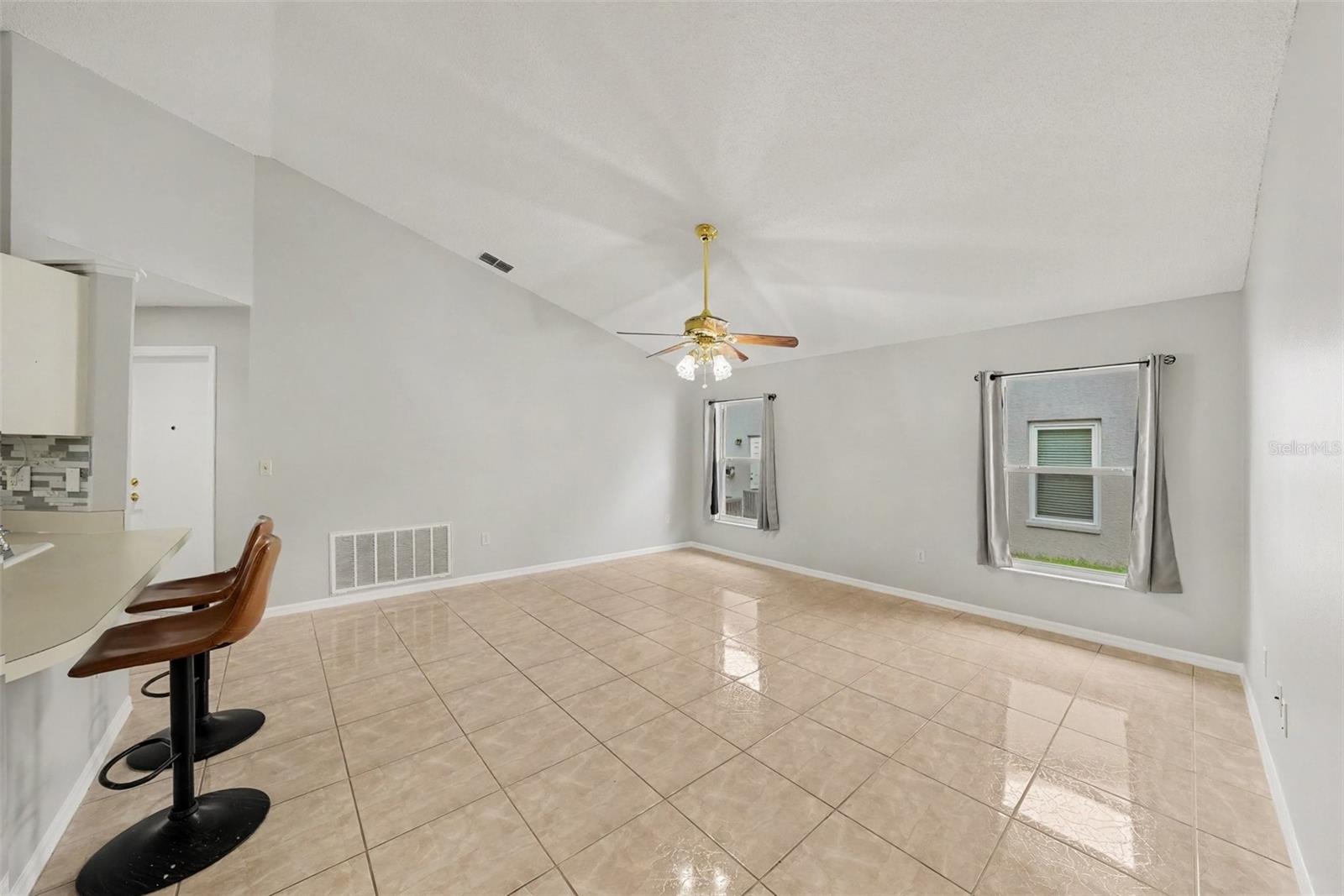 907 BRITTANY PARK BOULEVARD, Tarpon Springs, FL 34689