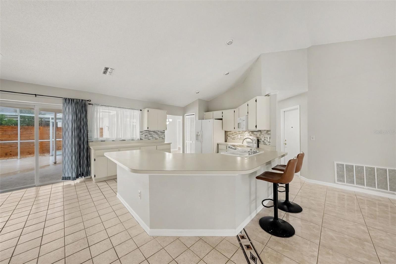 907 BRITTANY PARK BOULEVARD, Tarpon Springs, FL 34689