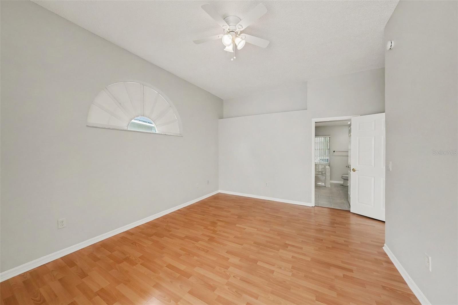 907 BRITTANY PARK BOULEVARD, Tarpon Springs, FL 34689