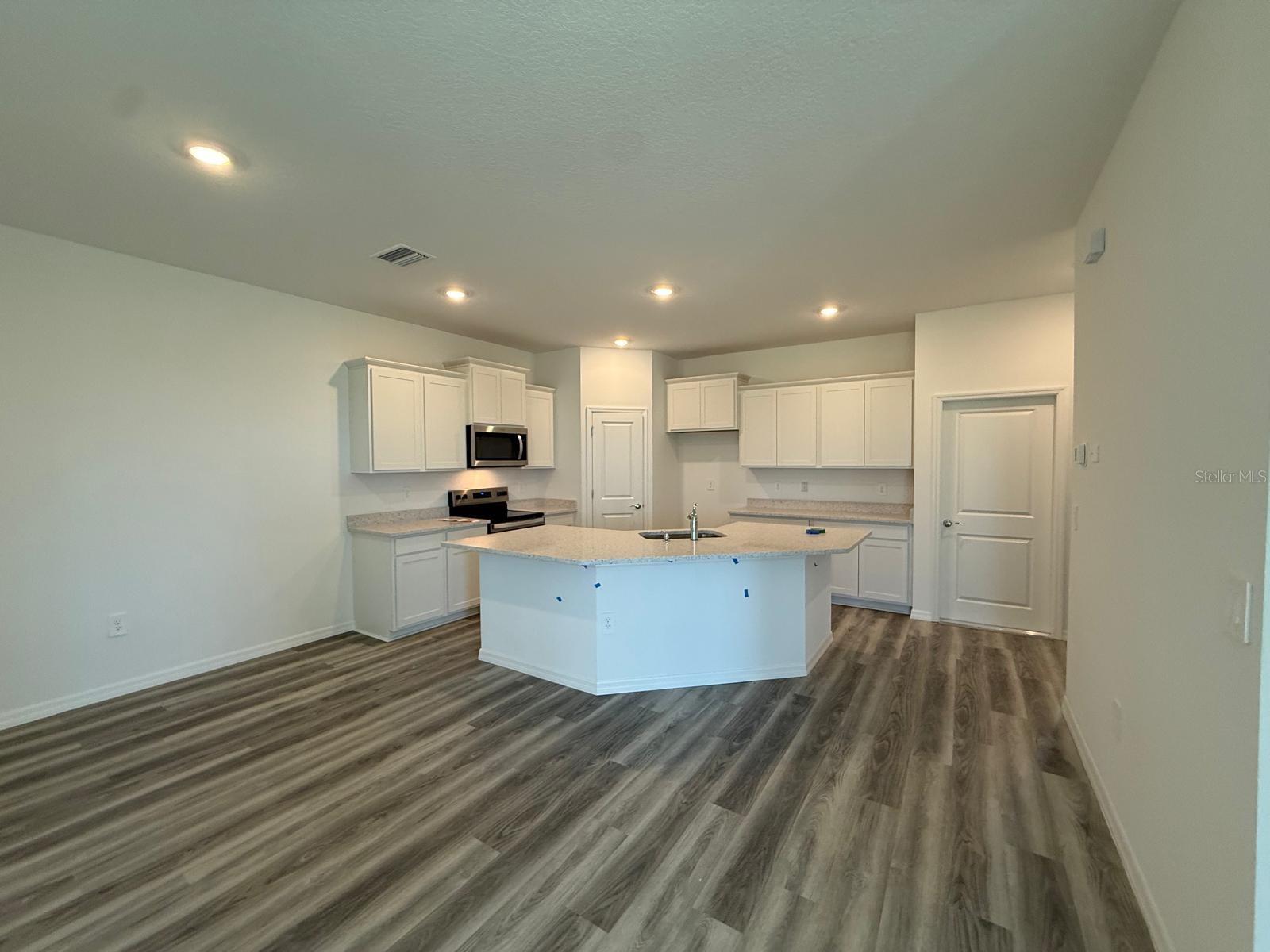 33018 RUSTIC RISE ROAD, San Antonio, FL 33576