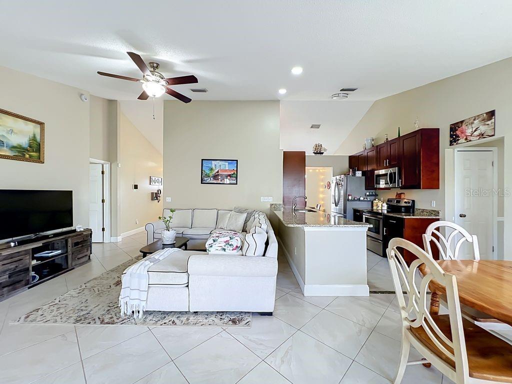 8609 CROSSBAY DRIVE, Orlando, FL 32829