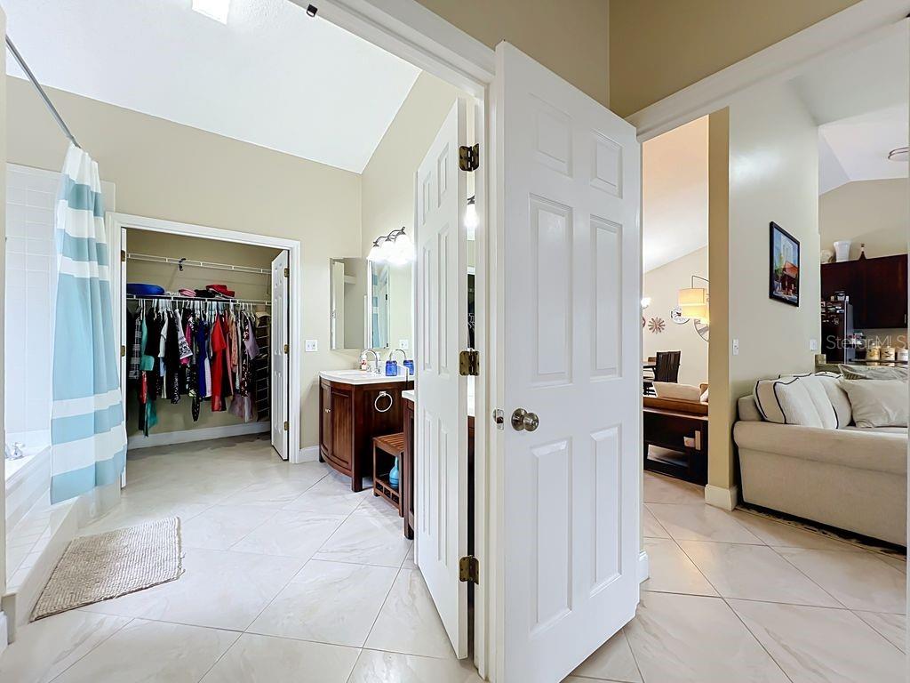 8609 CROSSBAY DRIVE, Orlando, FL 32829