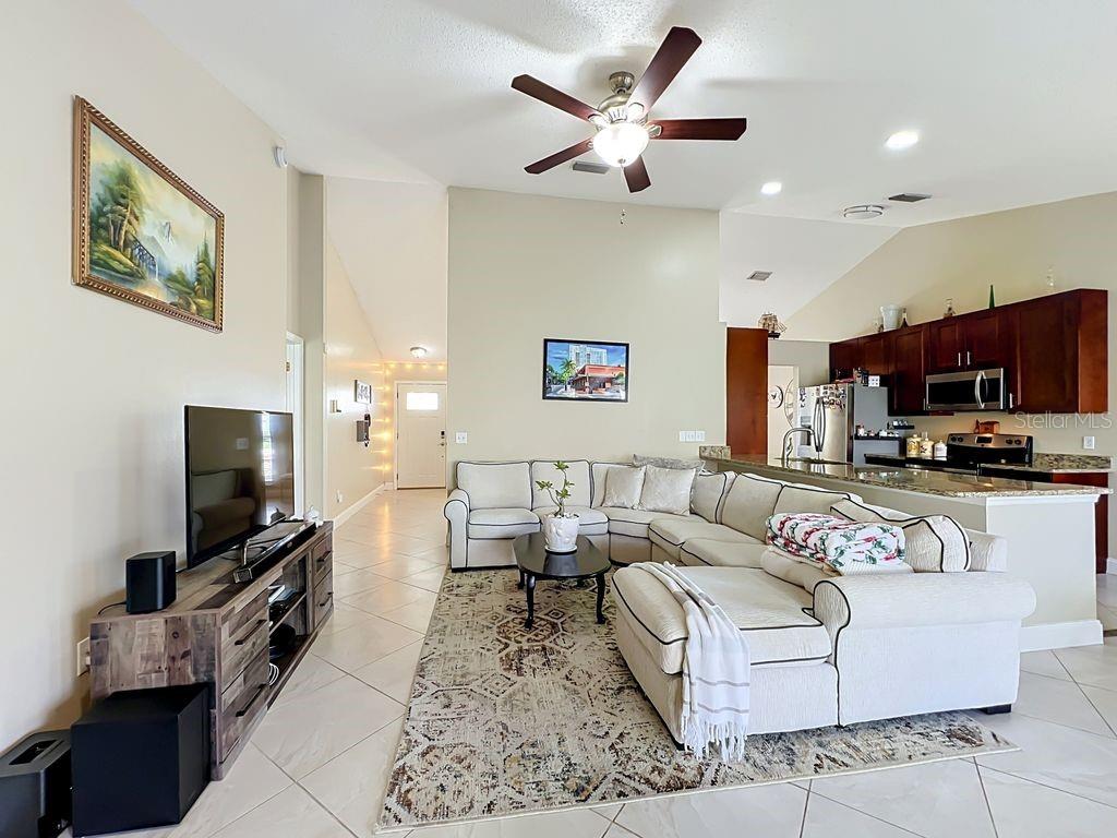 8609 CROSSBAY DRIVE, Orlando, FL 32829