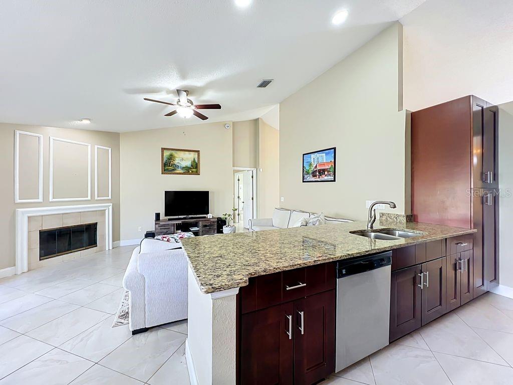 8609 CROSSBAY DRIVE, Orlando, FL 32829
