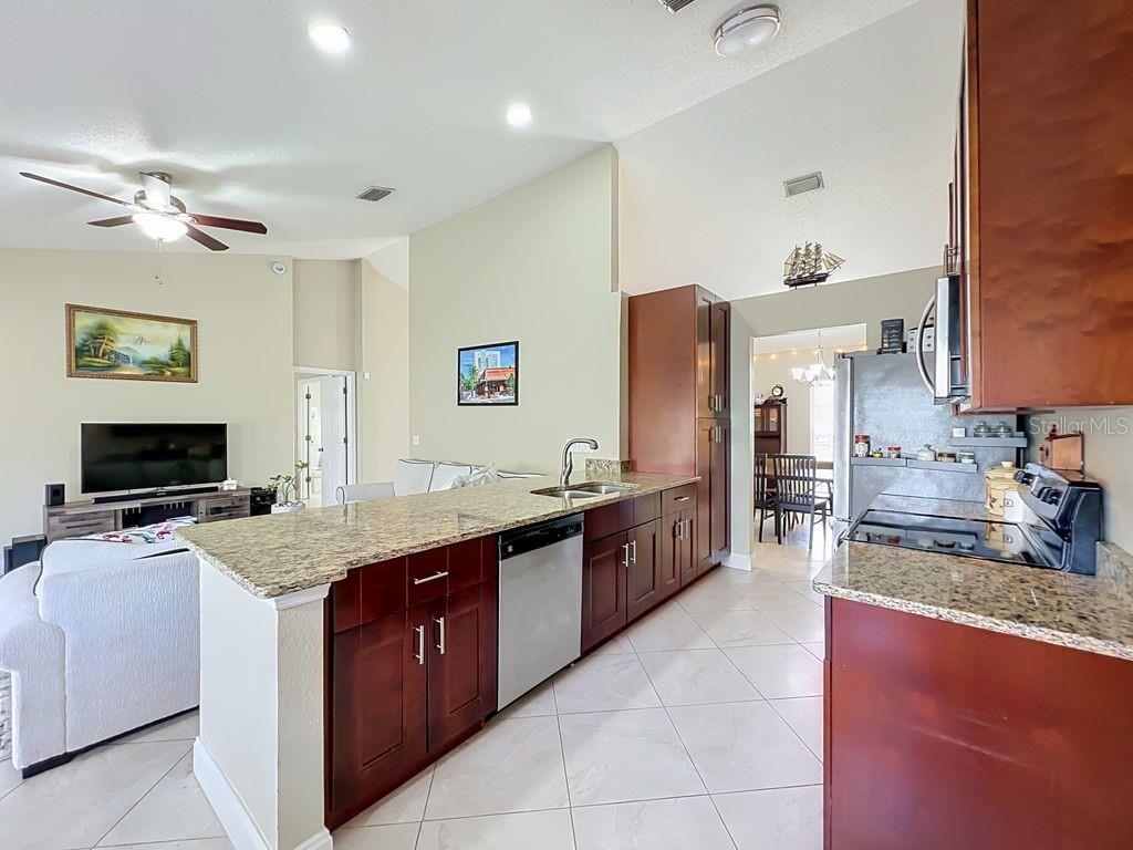 8609 CROSSBAY DRIVE, Orlando, FL 32829