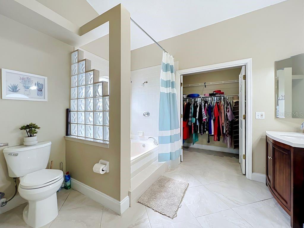 8609 CROSSBAY DRIVE, Orlando, FL 32829