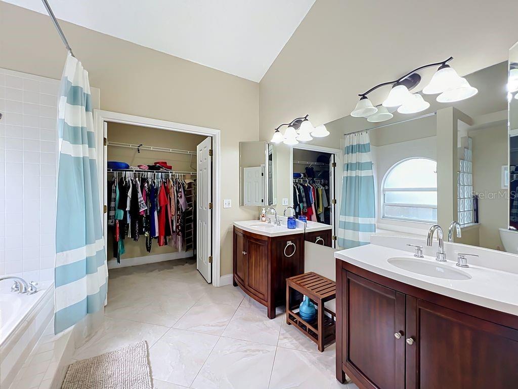 8609 CROSSBAY DRIVE, Orlando, FL 32829